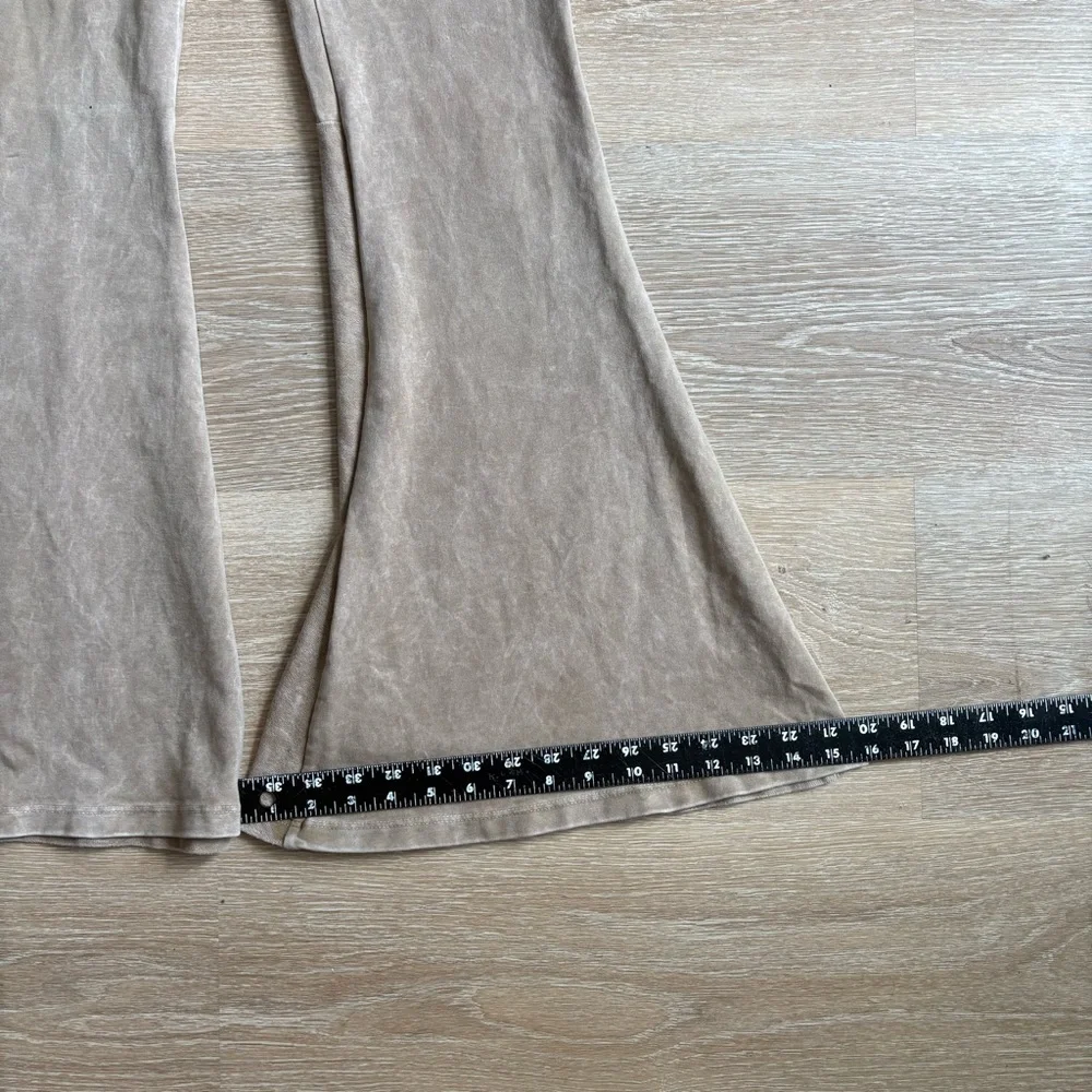 Chatoyant Stretchy Bell Bottom Yoga Pants - Picture 12 of 14